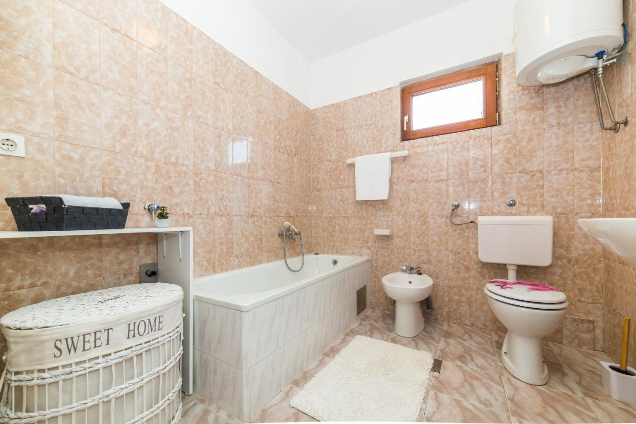 Holiday Home Villa Marija Radosic  エクステリア 写真