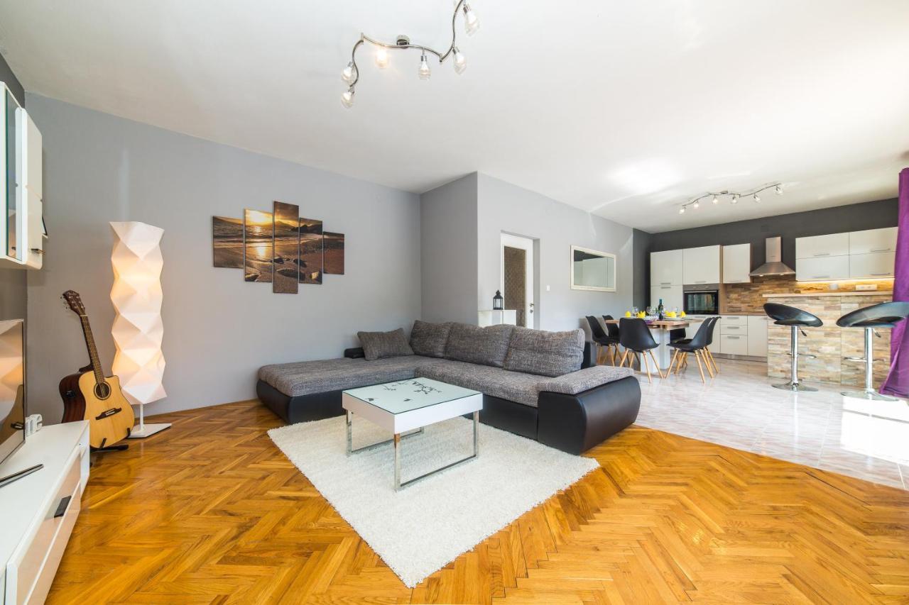 Holiday Home Villa Marija Radosic  エクステリア 写真