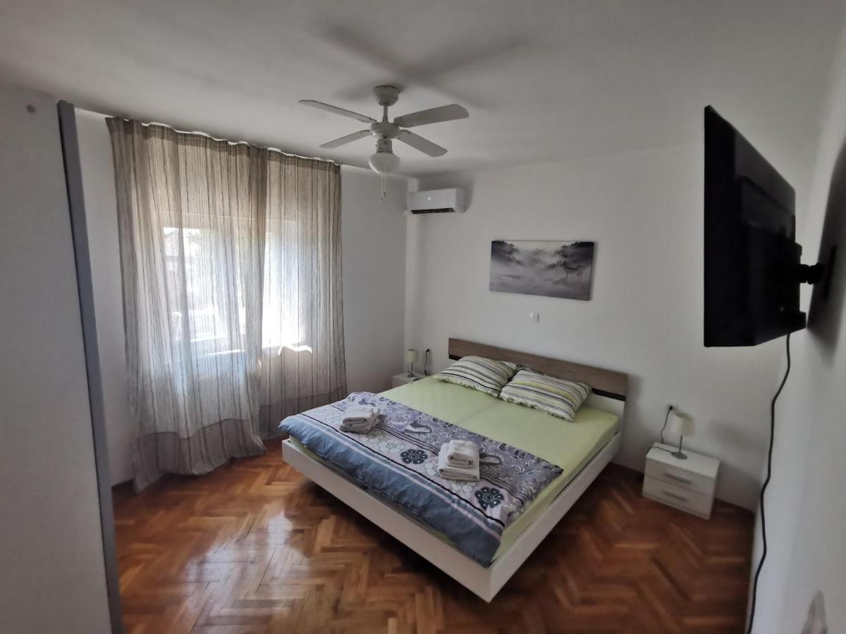 Holiday Home Villa Marija Radosic  エクステリア 写真